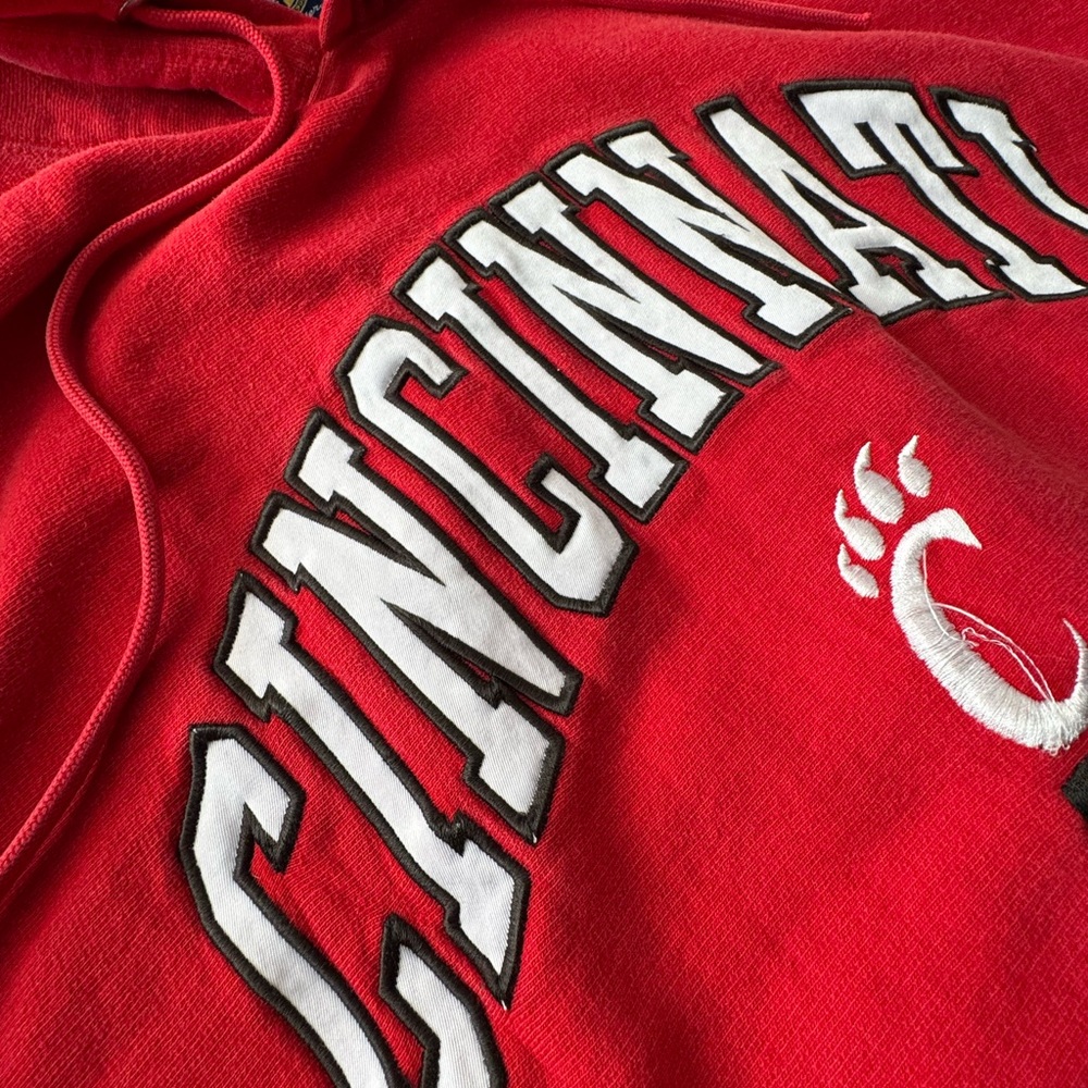 #660 UNIVERSITY OF CINCINNATI BEARCATS (VINTAGE) STEVE & BERRY’S VINTAGE HOODIE - Picture 7 of 13